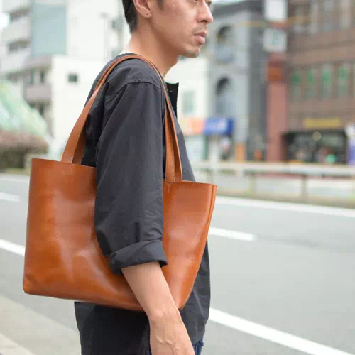 オーダーメイドのプレゼントやギフトにオリジナル日本製ヌメ革トートバッグ