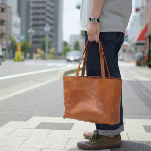 オーダーメイドのプレゼントやギフトにオリジナル日本製ヌメ革トートバッグ