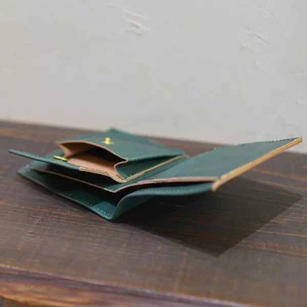 オーダーメイドのプレゼントやギフトにオリジナル日本製二つ折り財布