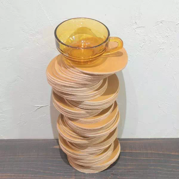 オーダーメイドのプレゼントやギフトにオリジナル日本製ヌメ革コースター