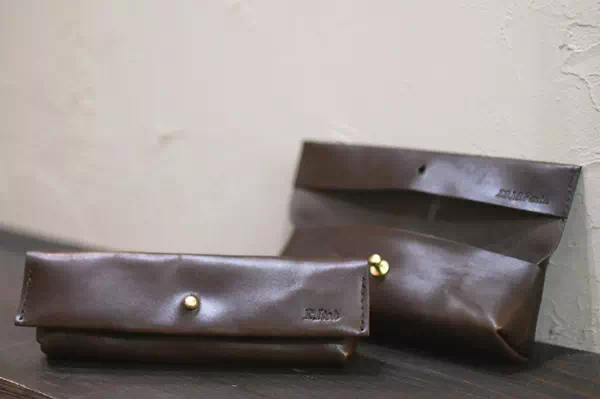 オーダーメイドのプレゼントやギフトにオリジナル日本製ヌメ革ペンケース