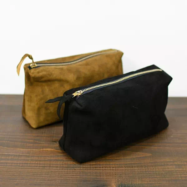 オーダーメイドのプレゼントやギフトに羊革と豚革でポーチをオーダーメイド