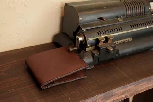 オーダーメイドのプレゼントやギフトにオリジナル日本製ヌメ革財布