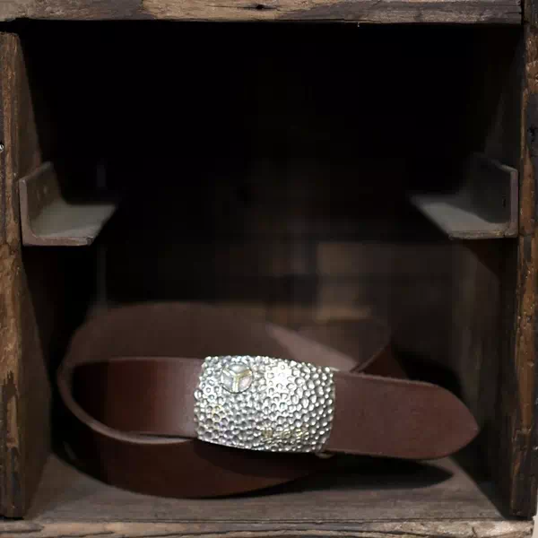 ギフト・プレゼントに日本製オリジナルベルトヴィンテージバックルヌメ革オーダーベルト