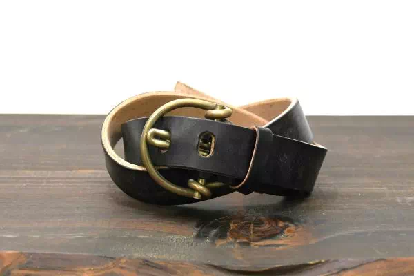 ギフト・プレゼントに真鍮バックルでヌメ革ベルトをオーダーメイド