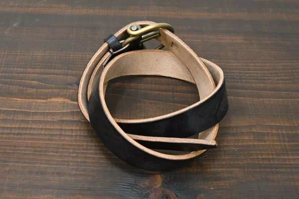 ギフト・プレゼントに真鍮バックルでヌメ革ベルトをオーダーメイド