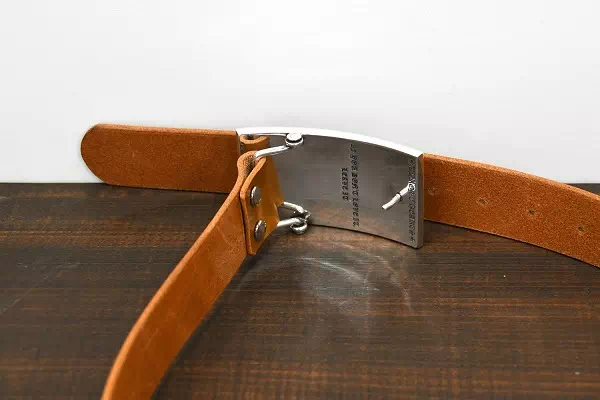 ギフト・プレゼントにクロムハーツのバックル持ち込みで取り外し出来るベルトのオーダー製作