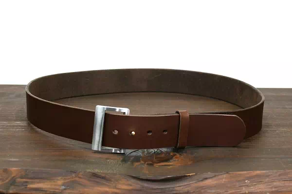 ギフト・プレゼントにベルトバックルナイフの持ち込みでヌメ革ベルトオーダー製作