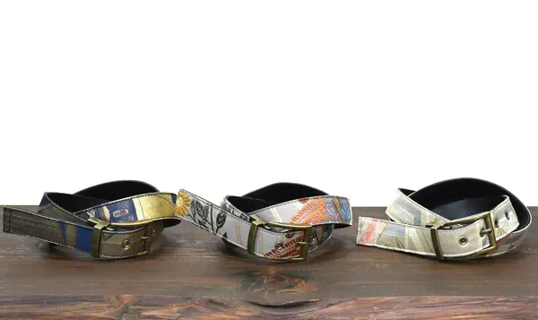 ギフト・プレゼントにイタリアでの販売用にオリジナルバックル、オリジナル木箱で帯からリバーシブルのベルトをオーダー製作