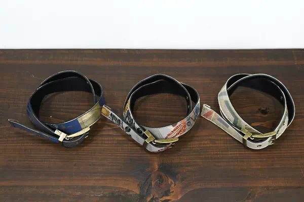 ギフト・プレゼントにイタリアでの販売用にオリジナルバックル、オリジナル木箱で帯からリバーシブルのベルトをオーダー製作