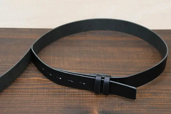 ギフト・プレゼントにギボシ金具で表に金具が出ないオーダーベルト製作