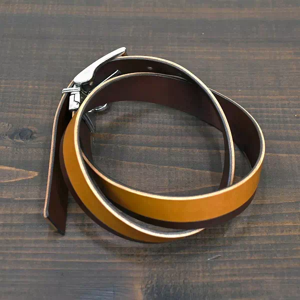 ギフト・プレゼントに張り合わせでツートン、両面のベルトをオーダー製作