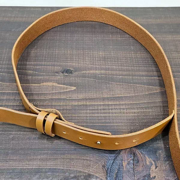 ギフト・プレゼントに持込バックルを使用し茶芯の黒革を指定でオーダーベルト製作