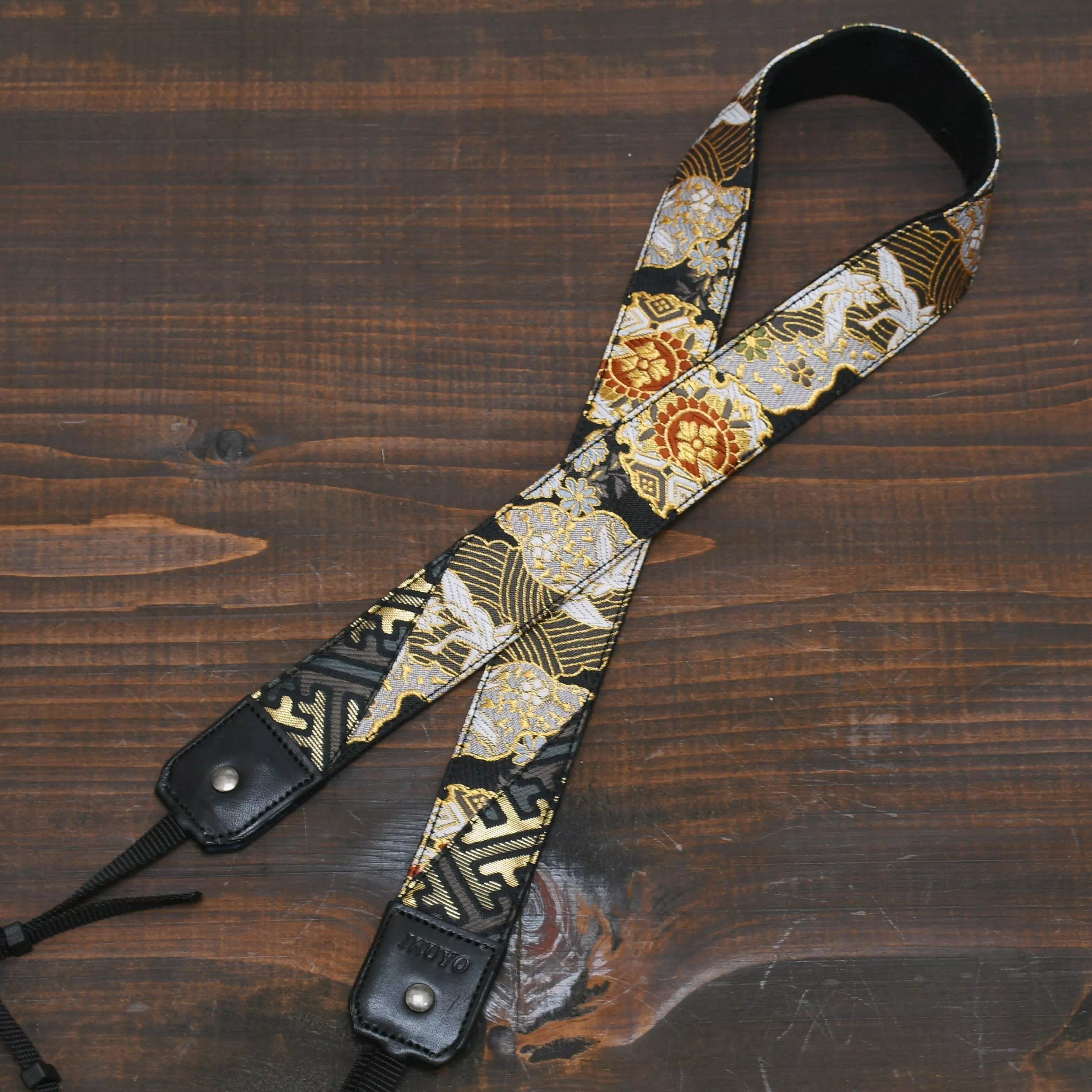 ギフト・プレゼントに日本製陣羽織オリジナルオーダーメイドカメラストラップ