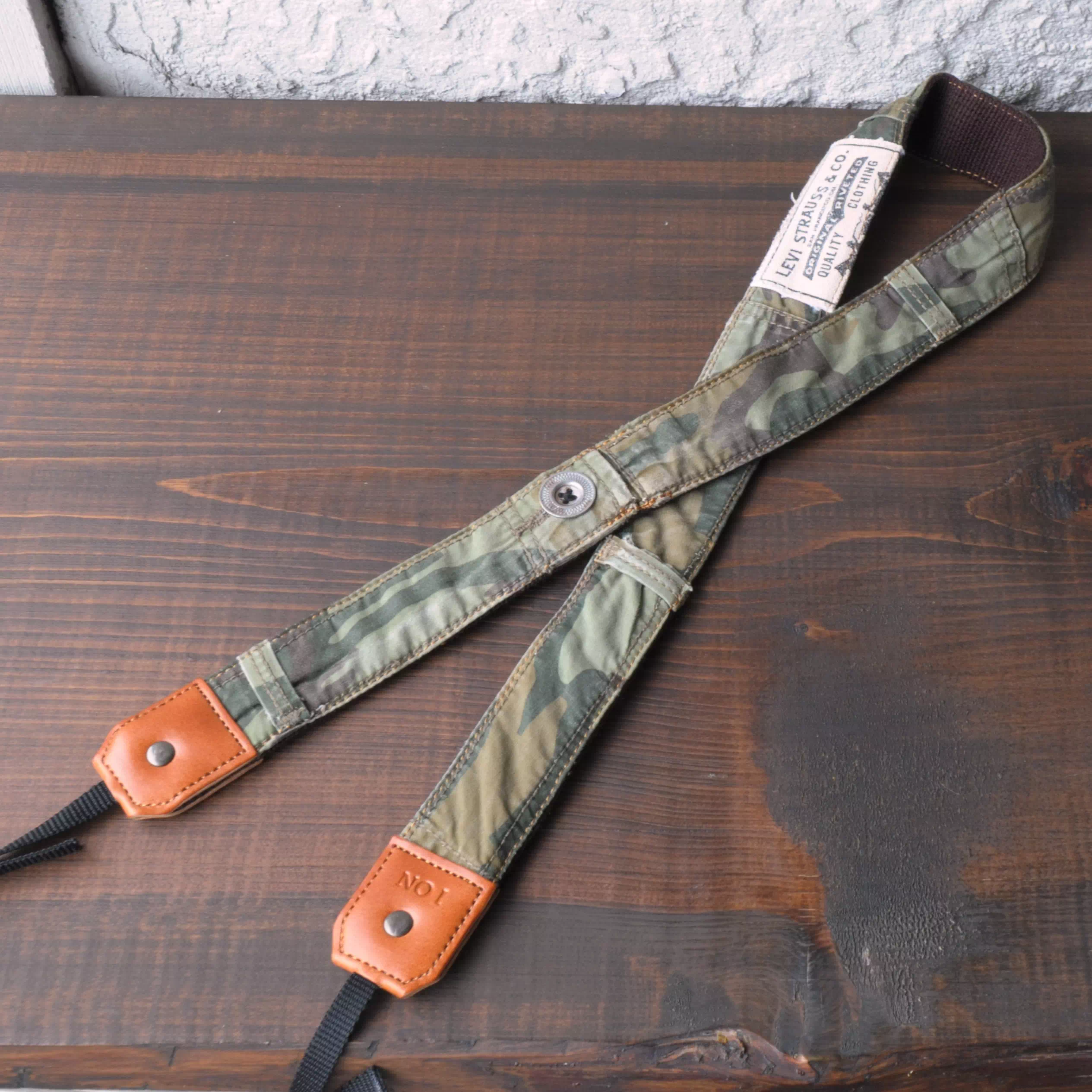 ギフト・プレゼントに日本製オリジナルオーダーメイドカーゴパンツカメラストラップ