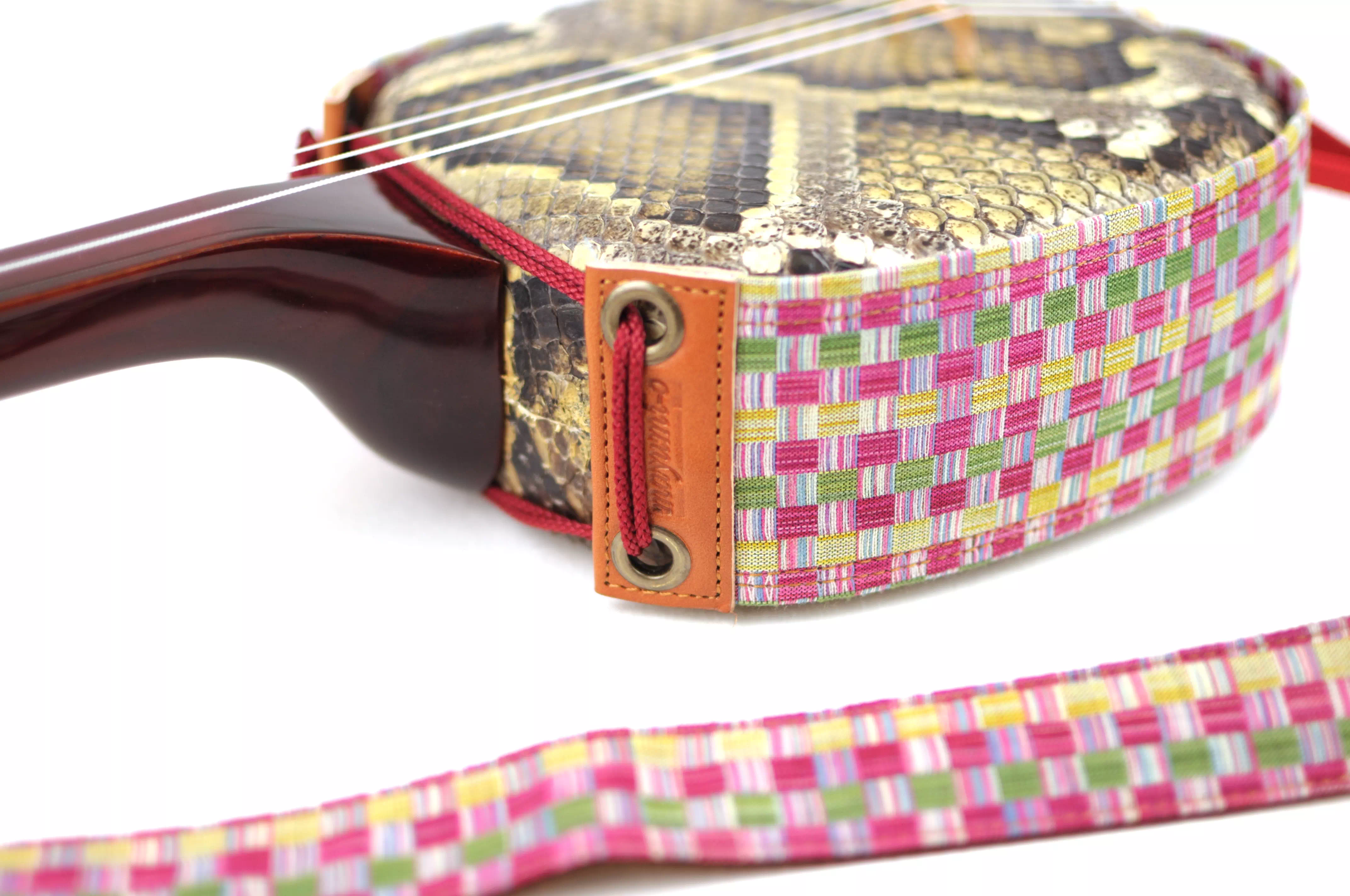 ギフト・プレゼントに日本製オリジナルオーダーメイド三線カメラストラップ