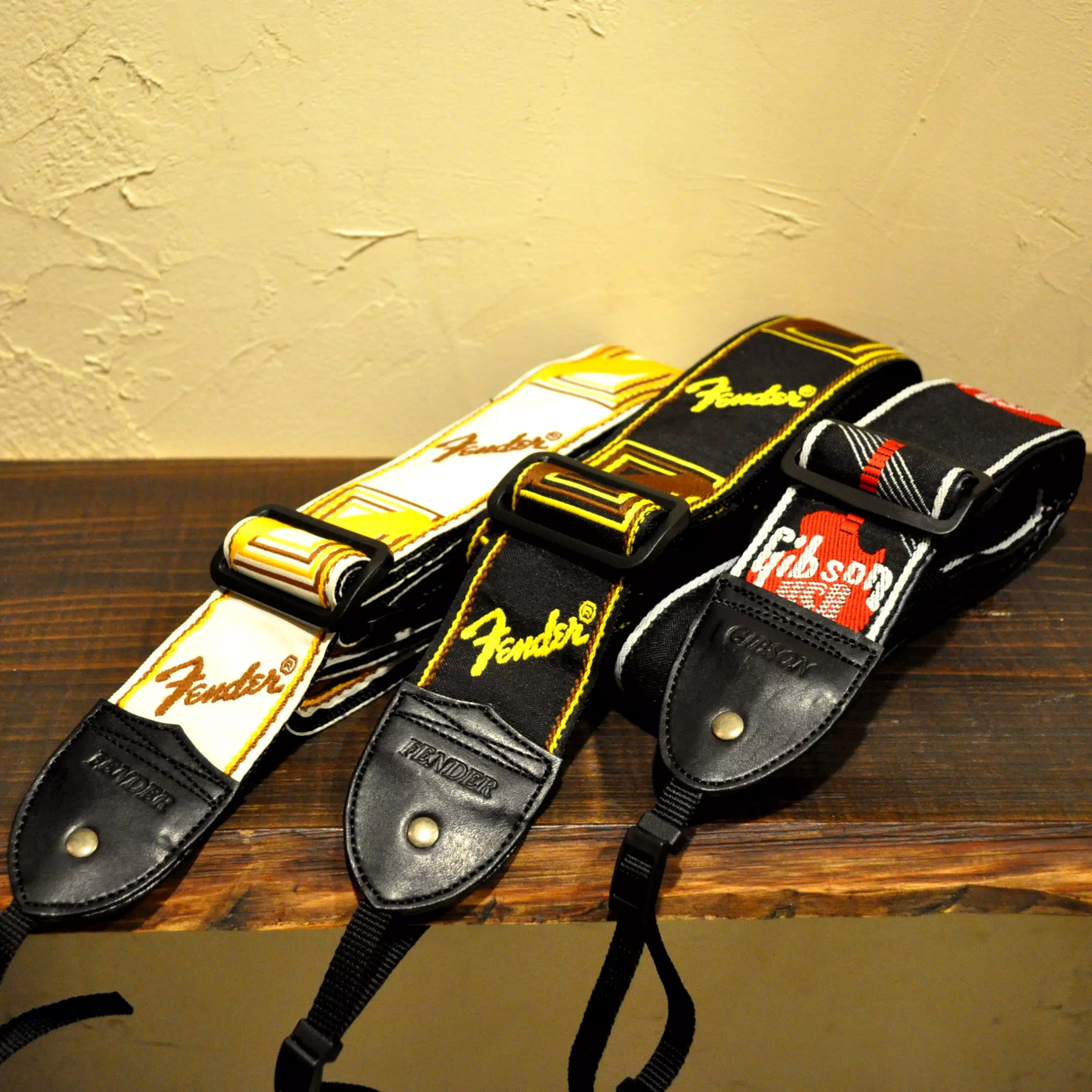 ギフト・プレゼントに日本製オリジナルオーダーメイドフェンダーカメラストラップ