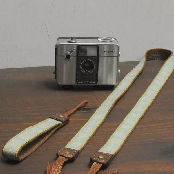 ギフト・プレゼントに日本製オリジナルオーダーメイドミラーレスカメラストラップ