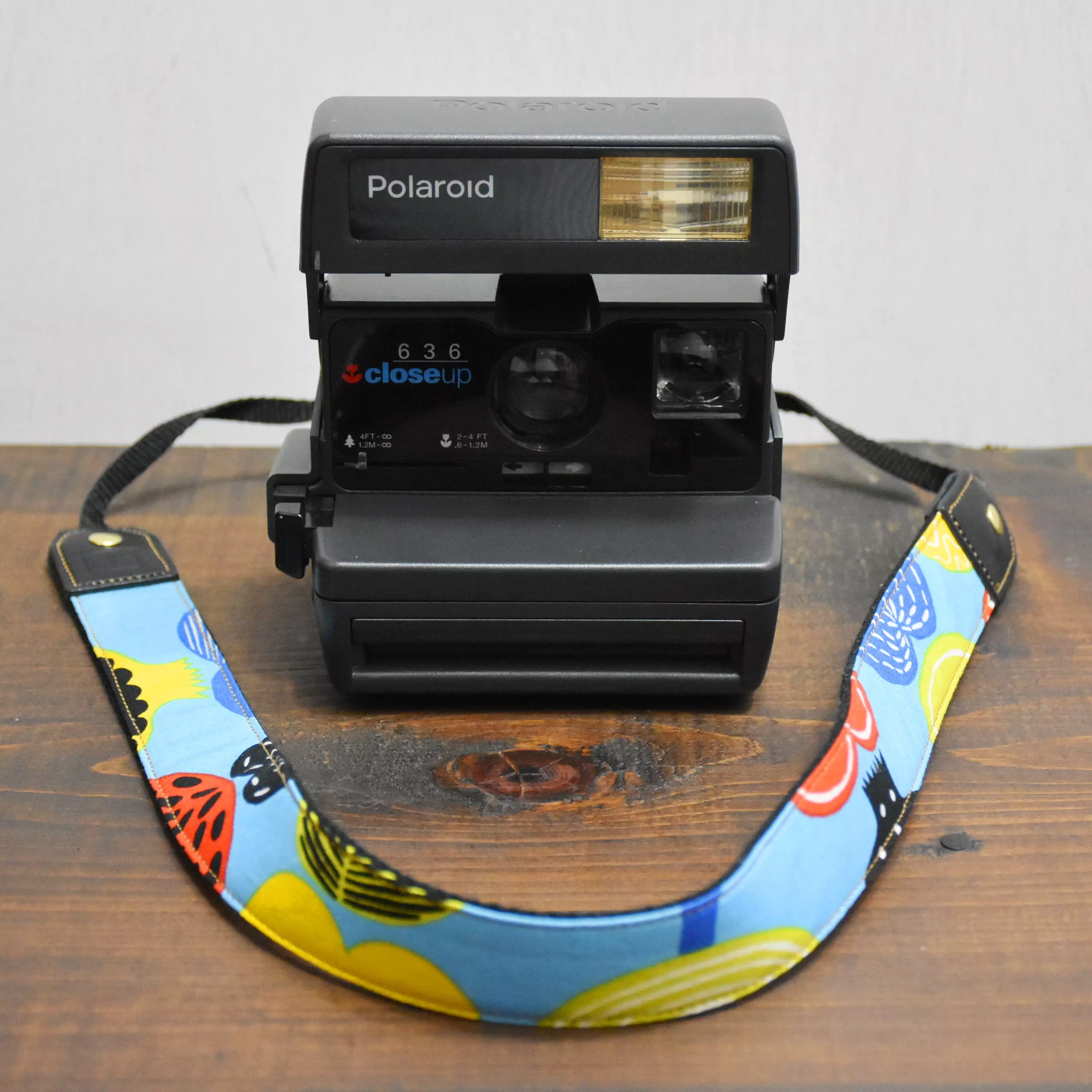 ギフト・プレゼントに日本製オリジナルオーダーメイドポラロイドカメラストラップ