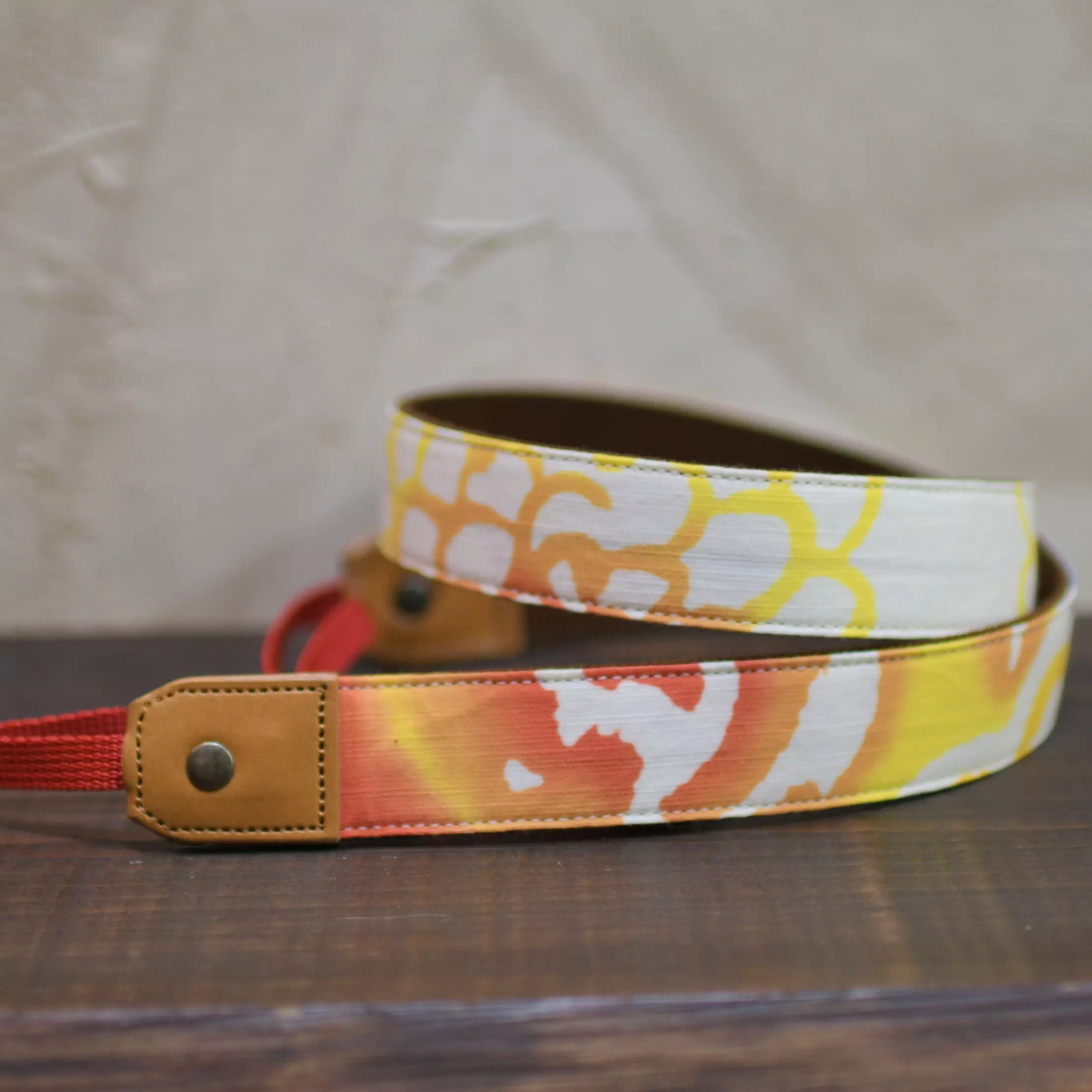 ギフト・プレゼントに日本製オリジナルオーダーメイドツモリチサトカメラストラップ