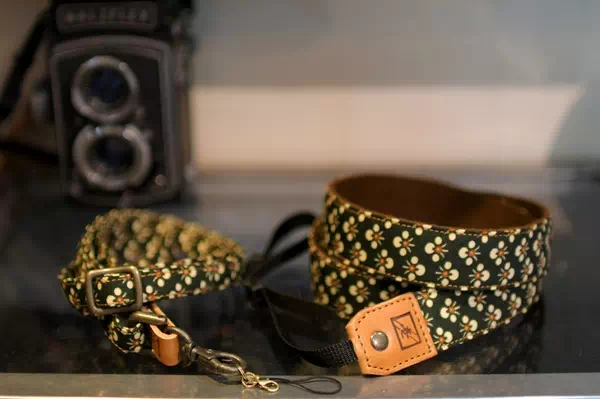 ギフト・プレゼントに日本製オリジナルオーダーメイド着物カメラストラップ