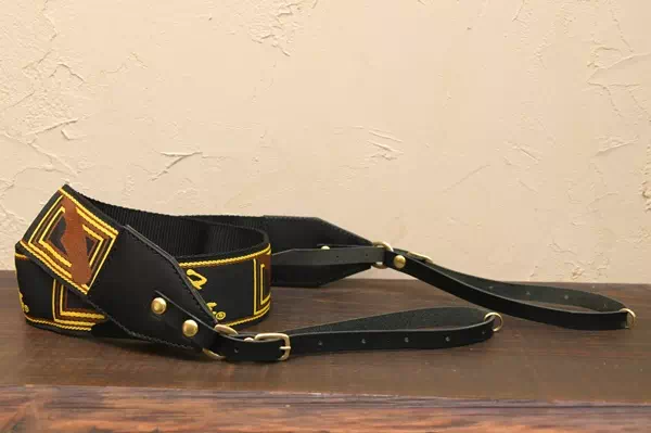 ギフト・プレゼントに日本製オリジナルオーダーメイドカメラストラップ