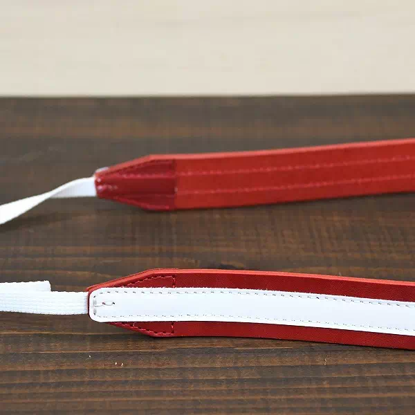 ギフト・プレゼントにお好きな競走馬の馬具をイメージしカメラストラップをオーダー製作