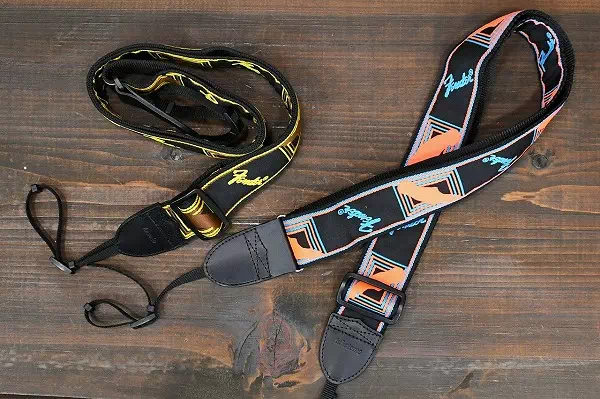 ギフト・プレゼントにfenderのギターストラップを持ち込みでカメラストラップにリメイク製作のご依頼