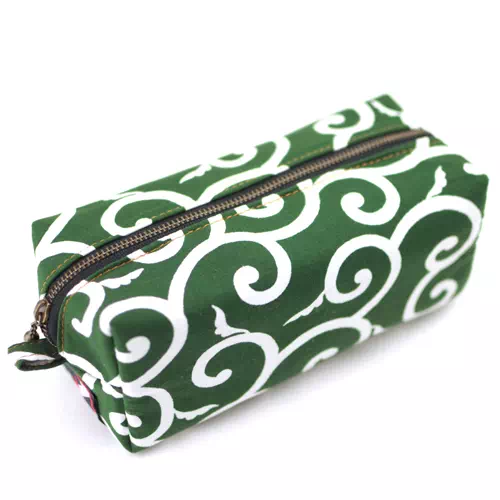 オーダーメイドのプレゼントやギフトにオリジナル日本製ポーチ