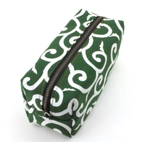 オーダーメイドのプレゼントやギフトにオリジナル日本製ポーチ