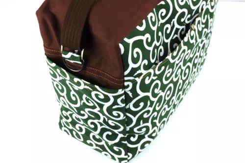 オーダーメイドのプレゼントやギフトにオリジナル日本製スポーツバッグ帆布