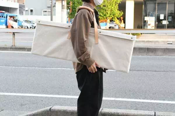 オーダーメイドのプレゼントやギフトに蕎麦打ち用の、まな板入れる専用バッグを6号帆布でオーダー製作