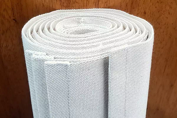 オーダーメイドのプレゼントやギフトに店舗用にカーテンのような壁のようなものをと4号帆布でオーダーカーテン製作