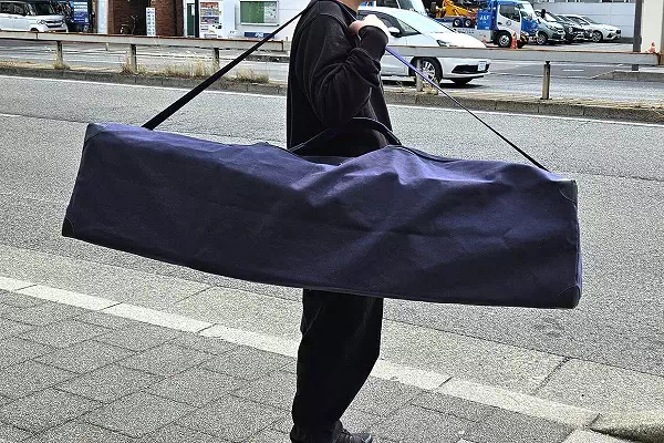 オーダーメイドのプレゼントやギフトに4号帆布で大きなトランク型バッグのオーダー製作