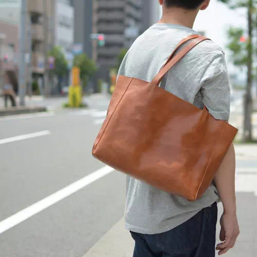 オーダーメイドのプレゼントやギフトにオリジナル日本製ヌメ革トートバッグ