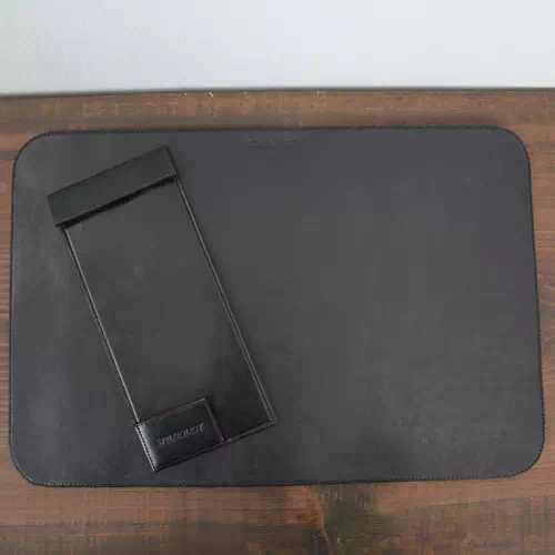 オーダーメイドのプレゼントやギフトにオリジナル日本製ヌメ革下敷き