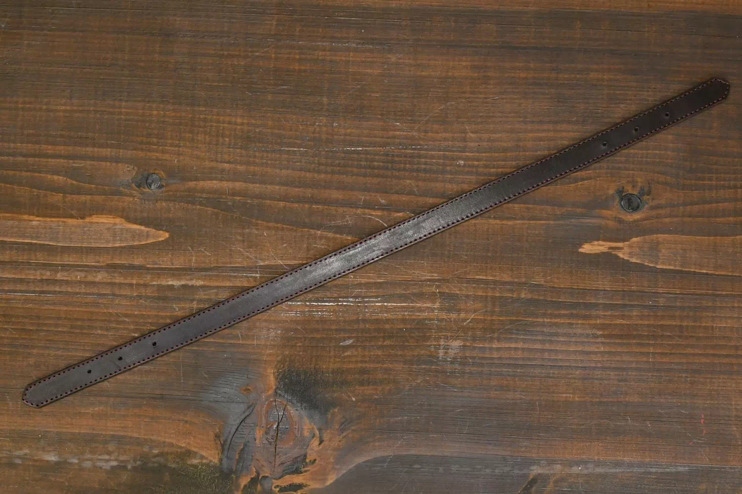 オーダーメイドのプレゼントやギフトにA4サイズのルーズリーフ用ヌメ革ファイルをオーダー製作