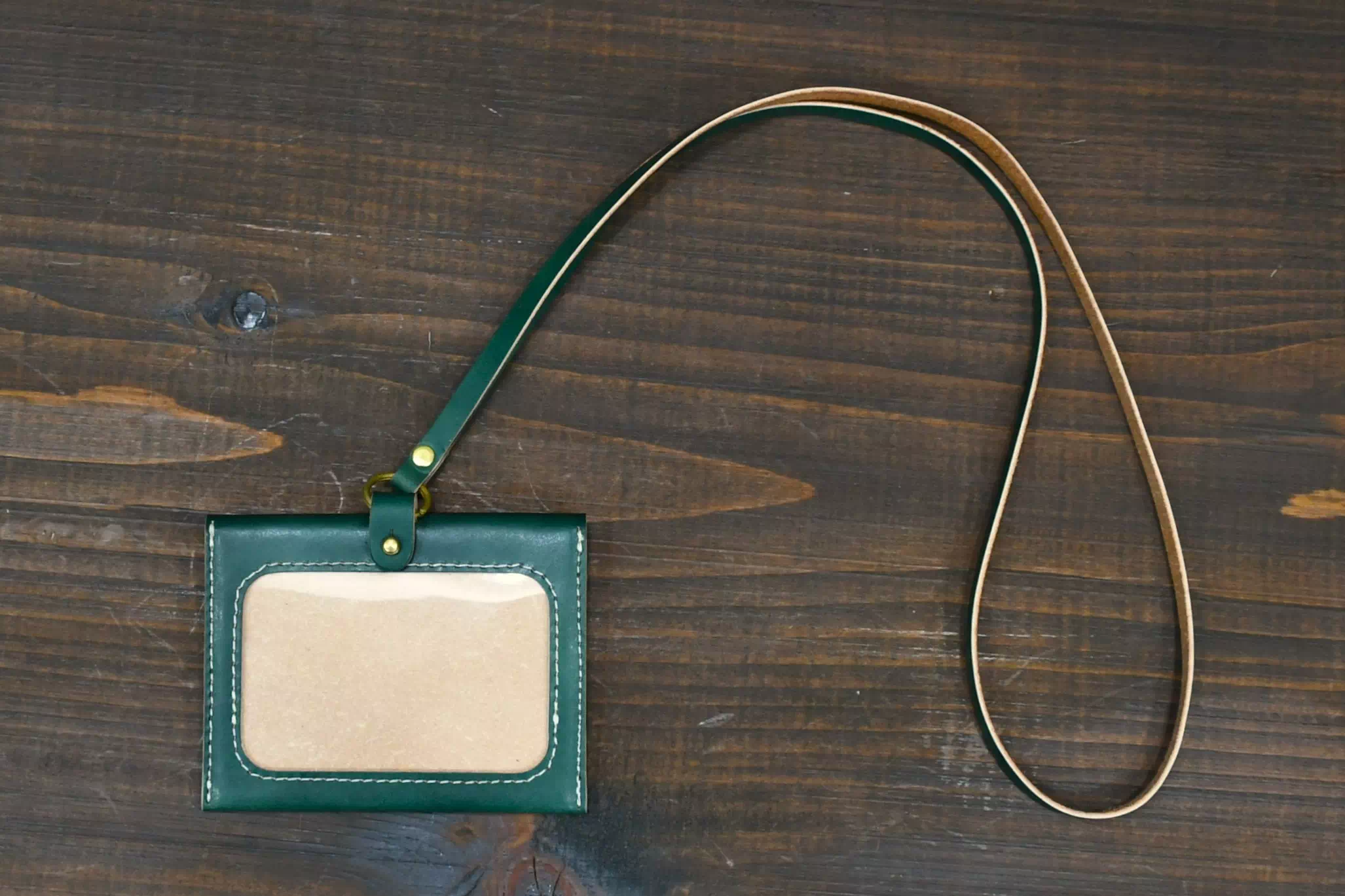 オーダーメイドのプレゼントやギフトにヌメ革ポケット付きIDケースをお客様仕様にオーダー製作