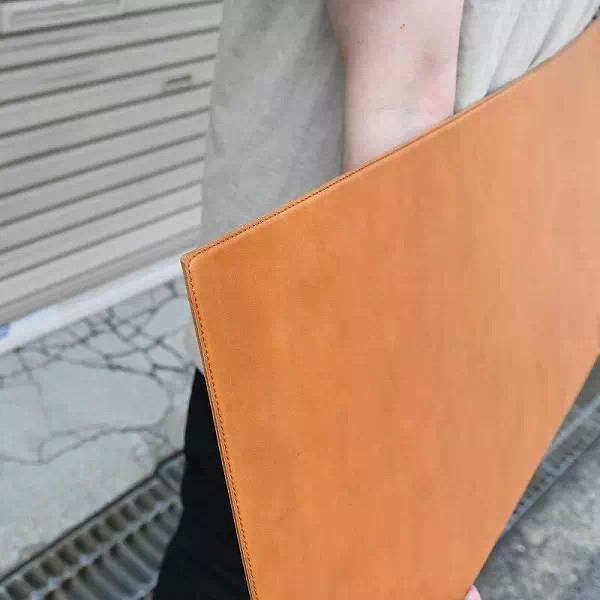 オーダーメイドのプレゼントやギフトにA4サイズ用紙に使えるサイズ感でクリップボードのセミオーダー製作