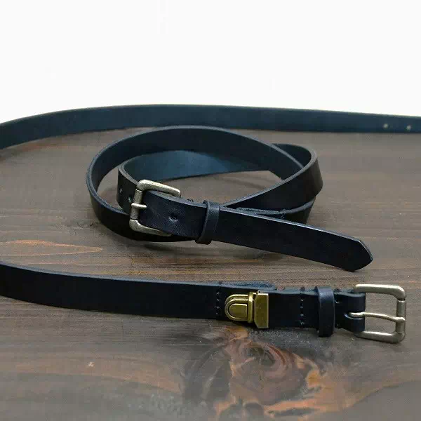 オーダーメイドのプレゼントやギフトにンティークの帯と革を使用し犬の首輪をオーダー製作