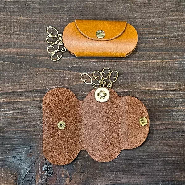 オーダーメイドのプレゼントやギフトに回転キーホルダーの金具を変更しオーダー製作