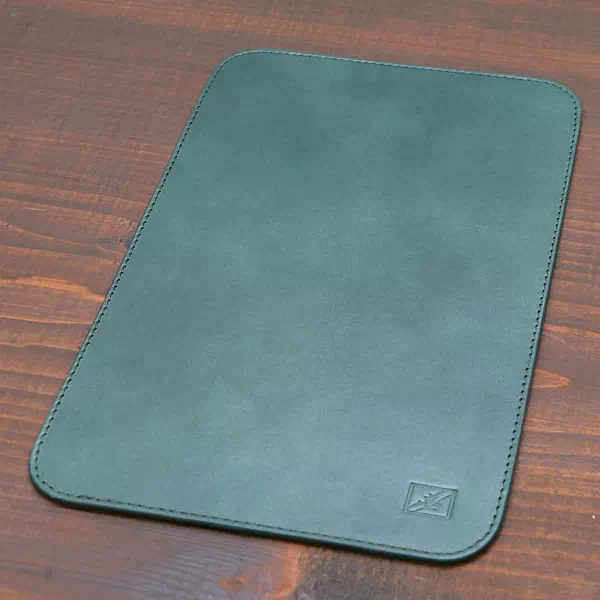 オーダーメイドのプレゼントやギフトにヌメ革マウスパッド