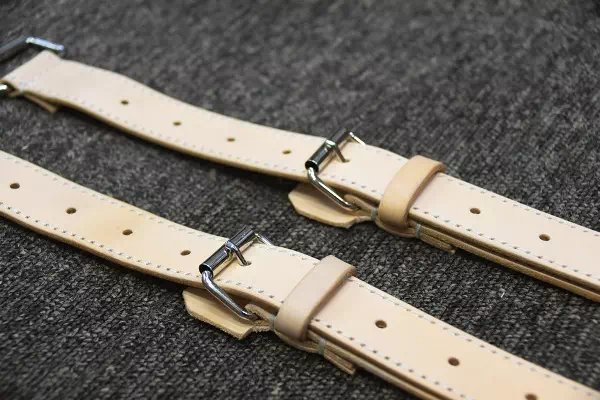 ギフト・プレゼントに日本製オリジナルベルトクラシックカー用ヌメ革オーダーベルト