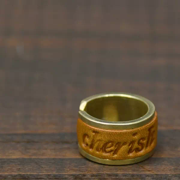 オーダーメイドのプレゼントやギフトに真鍮とヌメ革のリングのオーダーメイド