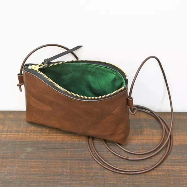 オーダーメイドのプレゼントやギフトに真鍮とヌメ革のリングのオーダーメイド