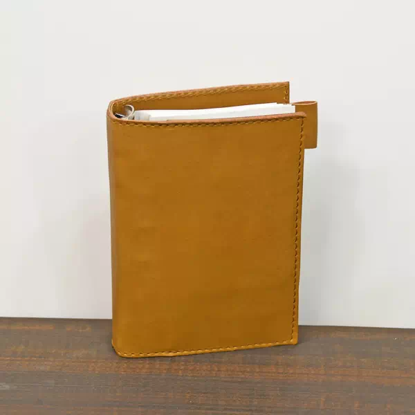 オーダーメイドのプレゼントやギフトに真鍮とヌメ革のリングのオーダーメイド