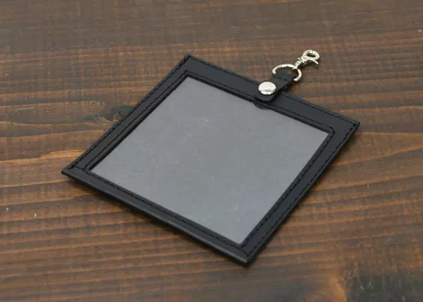 オーダーメイドのプレゼントやギフトにヌメ革で漁券ケースをオーダーメイド