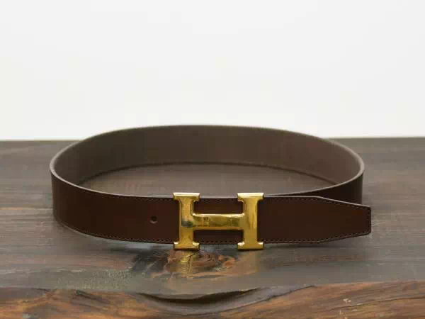 オーダーメイドのプレゼントやギフトにエルメスのバックルを持ち込みでヌメ革でベルトオーダー製作