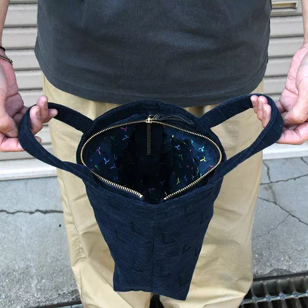 オーダーメイドのプレゼントやギフトにヴィンテージカーのシートからトートバッグのリメイクオーダー製作