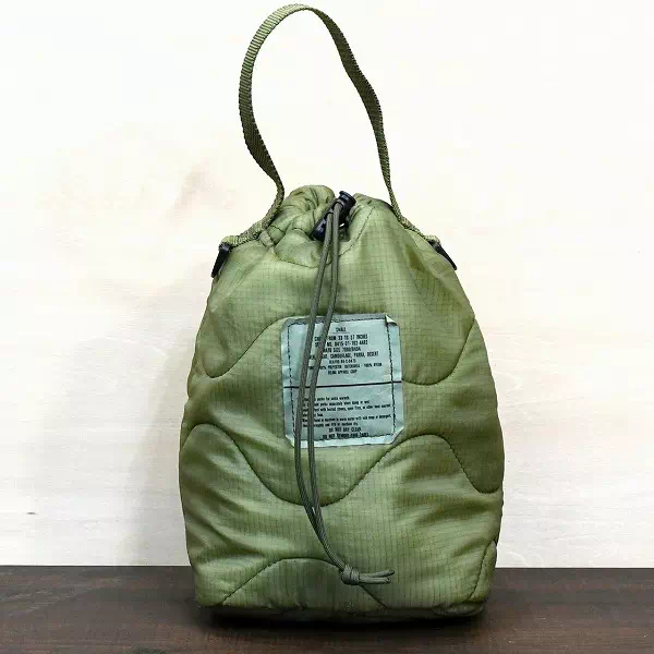 オーダーメイドのプレゼントやギフトにミリタリーライナーを使用し巾着ポーチのオーダー製作